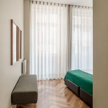 Apartamento Mouzinho 160 *