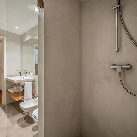 Mouzinho 160 * Oporto